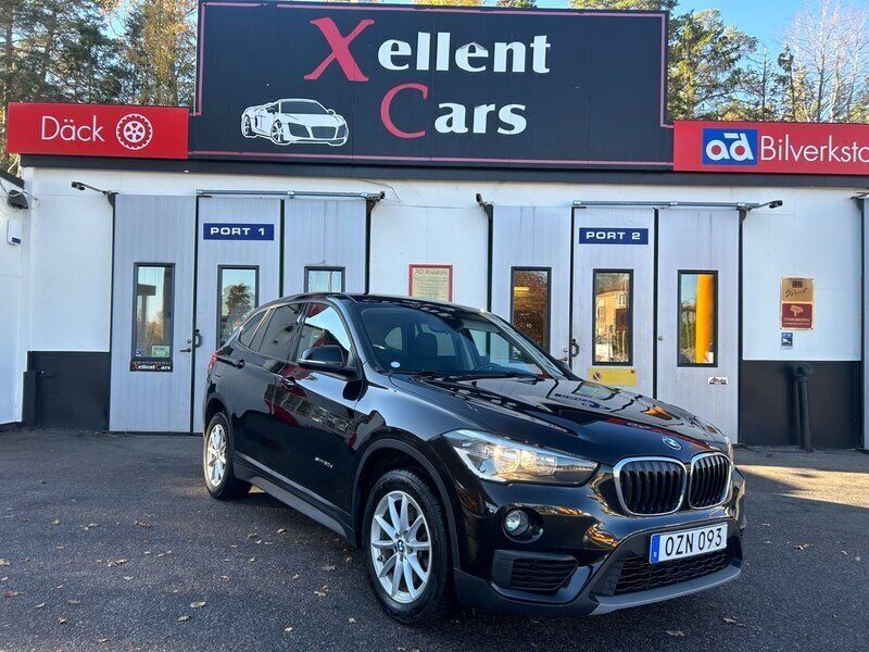 Svart Begagnad 2016 BMW X1 SUV | 159 900 kr (Marknadspris) - Bild 1/4