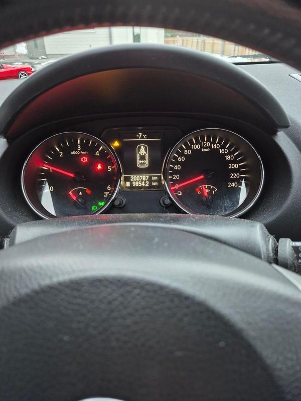 Begagnad Nissan Qashqai 103 HK (75 kW) 2010 SUV