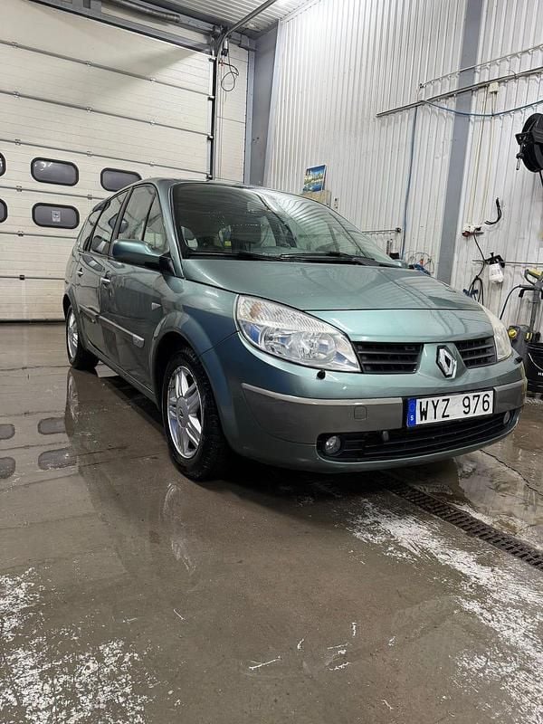 Grön metallic Begagnad 2005 Renault Grand Scénic II Minibuss | 16 500 kr - Bild 1/4