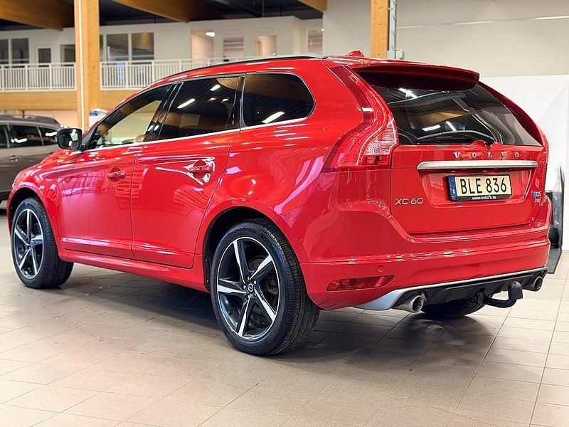 Begagnad Volvo XC60 R-Design 215 HK (158 kW) 2014 Röd SUV
