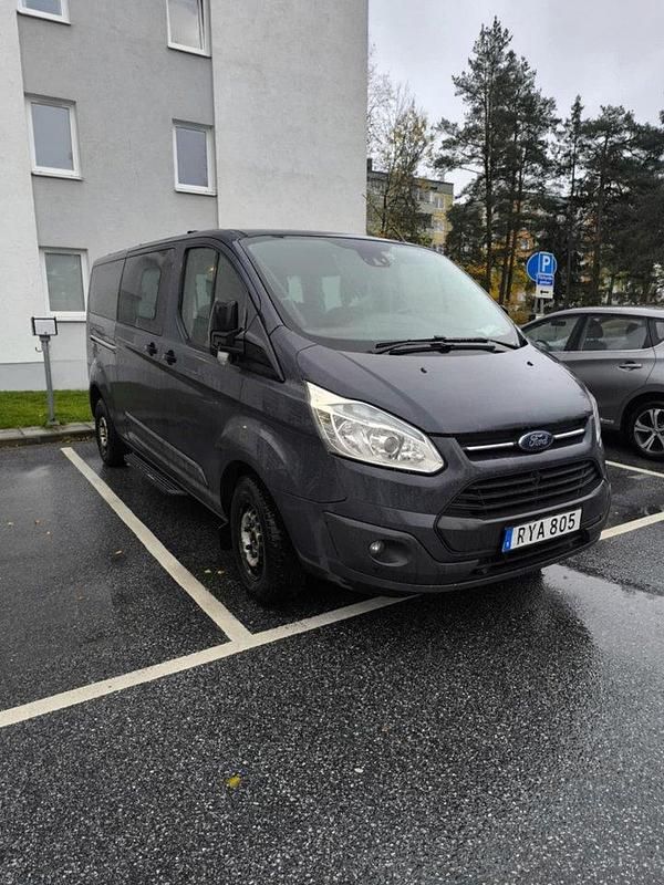 Grå Begagnad 2013 Ford Tourneo Custom Ghia Minibuss | 139 000 kr - Bild 1/4