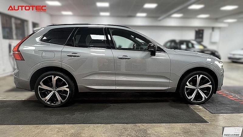 Begagnad Volvo XC60 Plus 253 HK (186 kW) 2023 Grå SUV