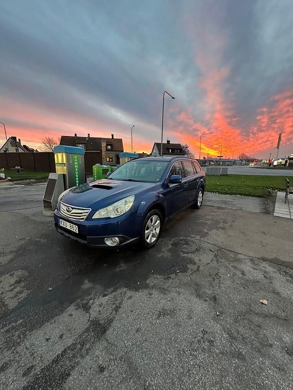 Begagnad 2011 Subaru Outback Kombi | 57 000 kr (Bra pris) - Bild 1/4