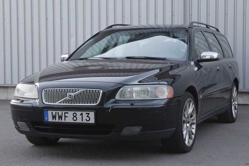 Svart Begagnad 2005 Volvo V70 Dynamic Kombi | 39 500 kr (Marknadspris) - Bild 1/4