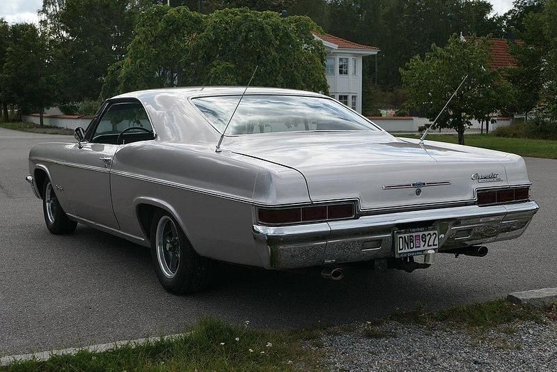 Silver Begagnad 1966 Chevrolet Impala Sedan | 269 000 kr - Bild 1/4