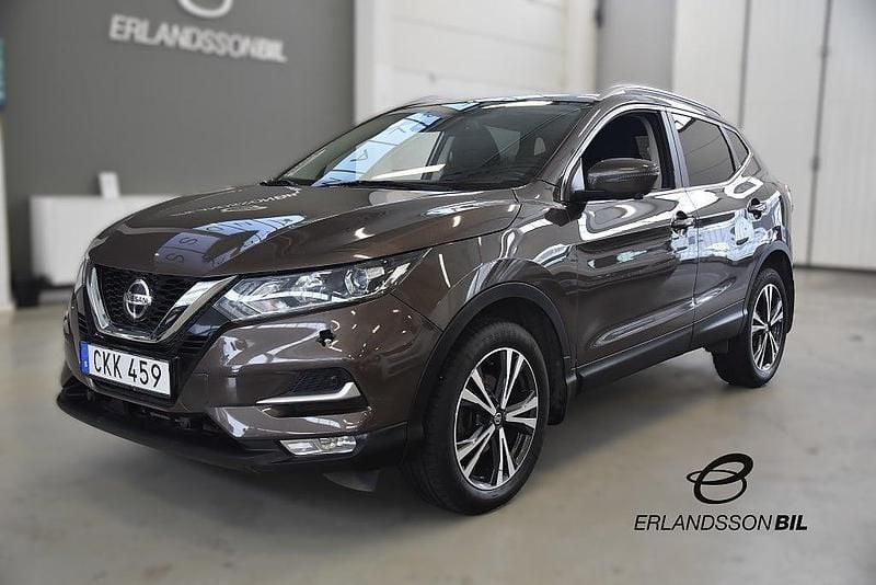 Brun Begagnad 2018 Nissan Qashqai 360º SUV | 144 900 kr (Marknadspris) - Bild 1/4