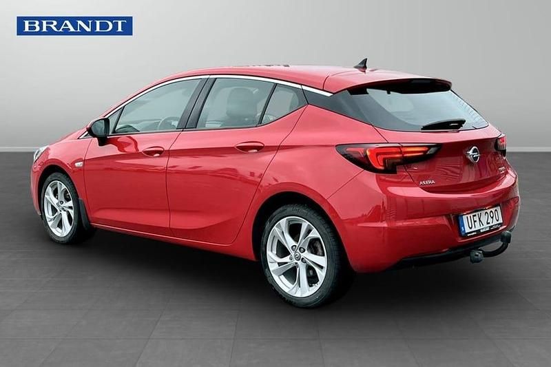Begagnad Opel Astra Dynamic 126 HK (92 kW) 2016 Röd Halvkombi