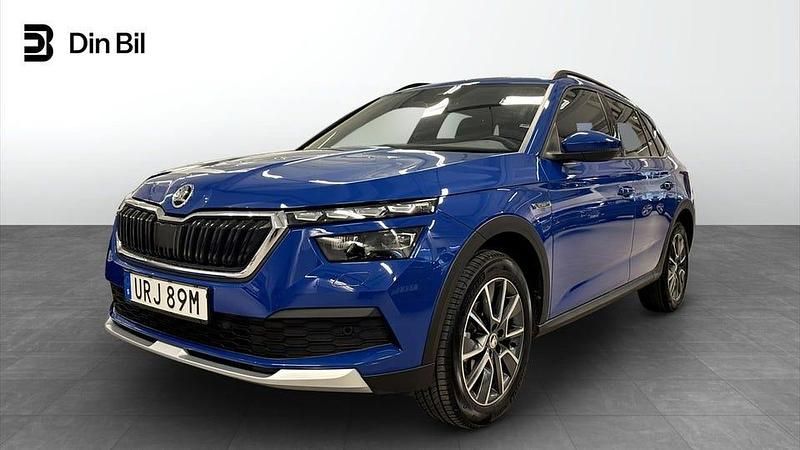 Blå Begagnad 2023 Skoda Kamiq ScoutLine SUV | 259 900 kr (Marknadspris) - Bild 1/4