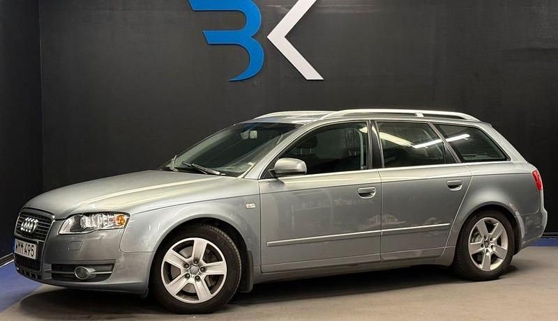 Mörkgrå Begagnad 2004 Audi A4 Comfort Kombi | 49 900 kr (Marknadspris) - Bild 1/4