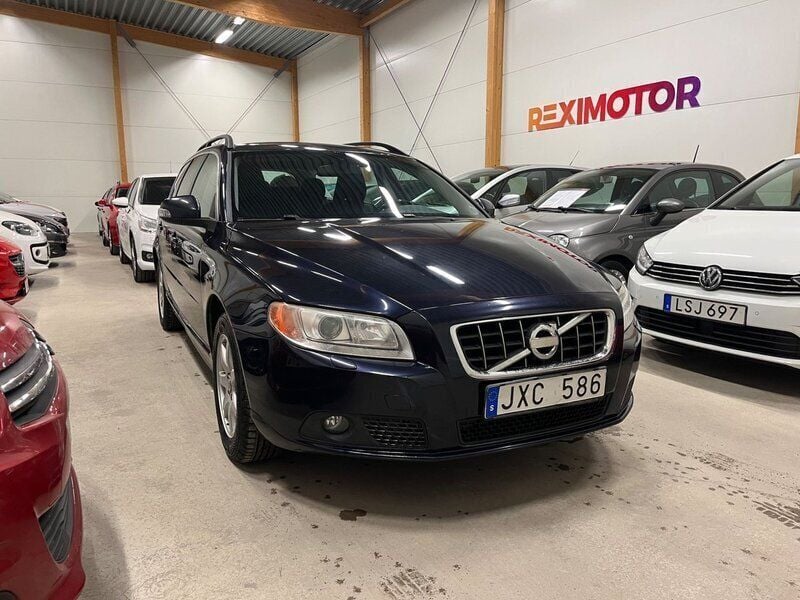 Mörkblå Begagnad 2009 Volvo V70 Momentum Kombi | 69 900 kr (Marknadspris) - Bild 1/4