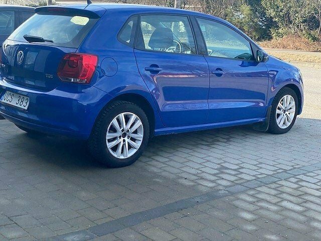 Begagnad VW Polo Comfortline 90 HK (66 kW) 2011 Blå Halvkombi