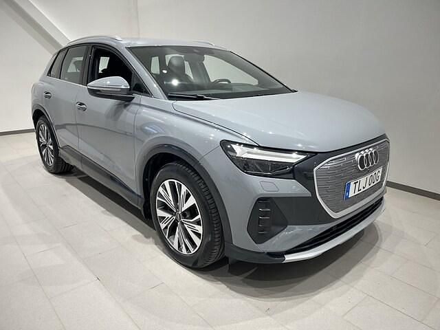 Kiselgrå Begagnad 2022 Audi Q4 e-tron SUV | 349 000 kr (Marknadspris) - Bild 1/4