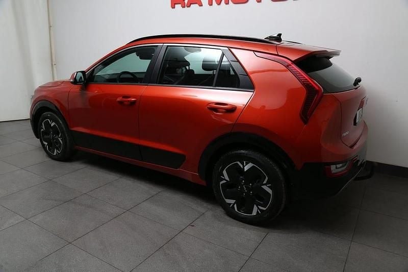 Begagnad Kia e-Niro 150 kW (204 HK) 2023 Orange SUV