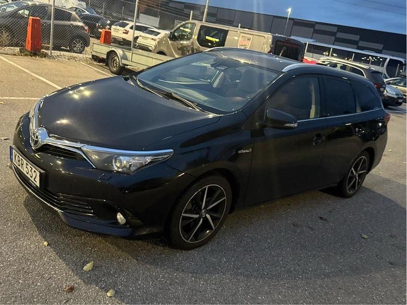 Svart Begagnad 2018 Toyota Auris Touring Sports Comfort Kombi | 89 000 kr (Marknadspris) - Bild 1/4
