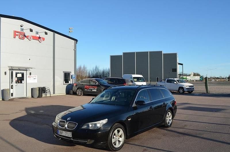 Svart Begagnad 2007 BMW 525 Kombi | 54 900 kr (Marknadspris) - Bild 1/4