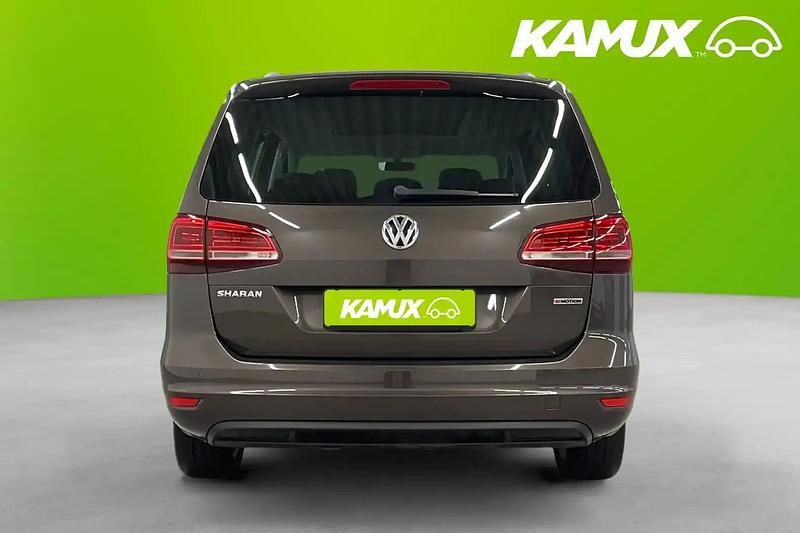 Begagnad VW Sharan 150 HK (110 kW) 2017 Brun Minibuss
