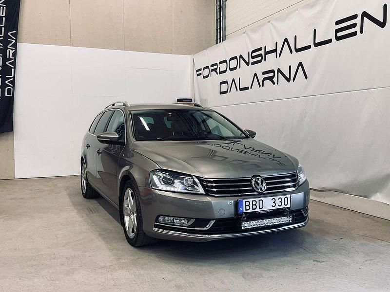 Ljusbrun Begagnad 2012 VW Passat GT Kombi | 94 900 kr (Marknadspris) - Bild 1/4