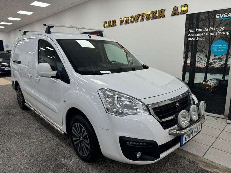 Vit Begagnad 2017 Peugeot Partner Minibuss | 94 900 kr (Marknadspris) - Bild 1/4