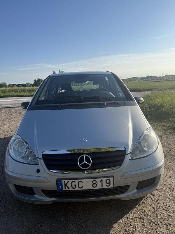 Silver Begagnad 2007 Mercedes A150 Classic Halvkombi | 28 000 kr (Bra pris) - Bild 1/4