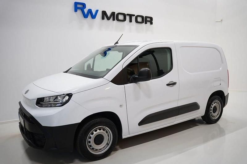 Begagnad Toyota Proace City City 102 HK (75 kW) 2024 Vit Minibuss