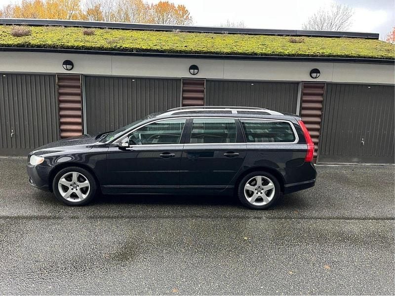 Svart Begagnad 2010 Volvo V70 Summum Kombi | 56 000 kr (Superpris) - Bild 1/4