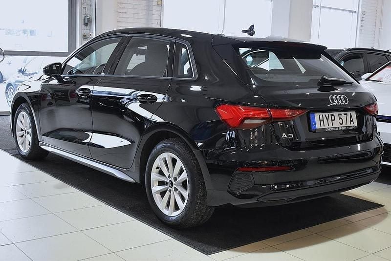 Begagnad Audi A3 Sportback Comfort 150 HK (110 kW) 2023 Svart Halvkombi