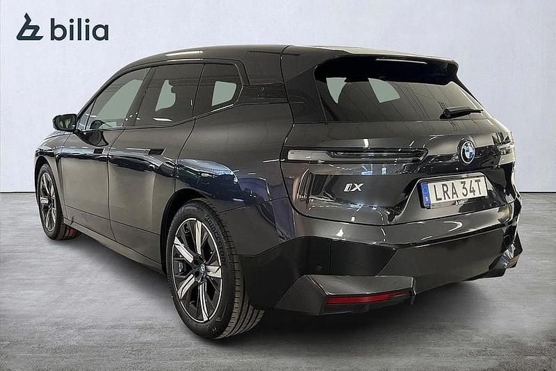 Begagnad BMW iX Sport Line 385 kW (524 HK) 2023 Grå SUV