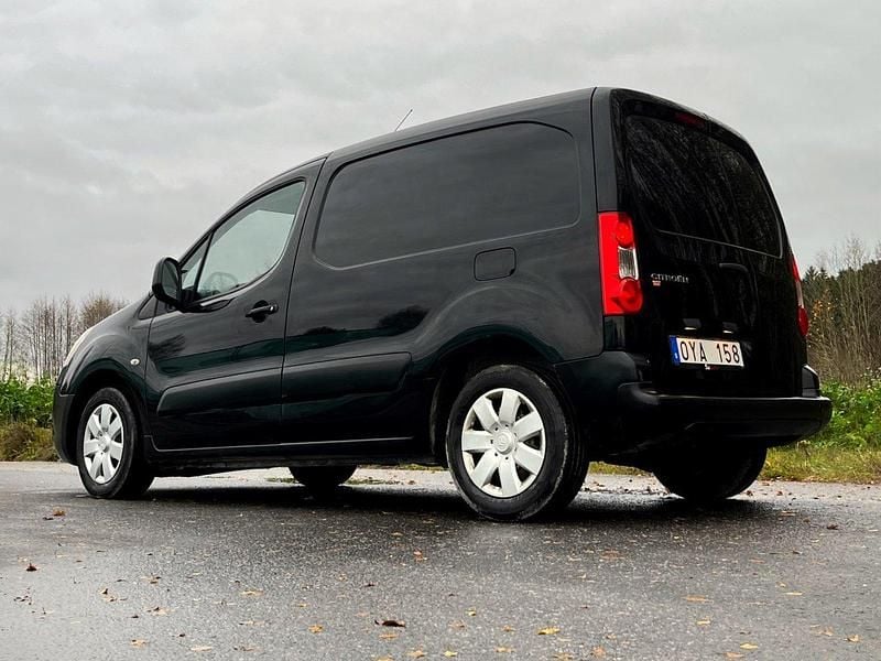 Svart Begagnad 2011 Citroën Berlingo Sedan | 36 000 kr (Marknadspris) - Bild 1/4