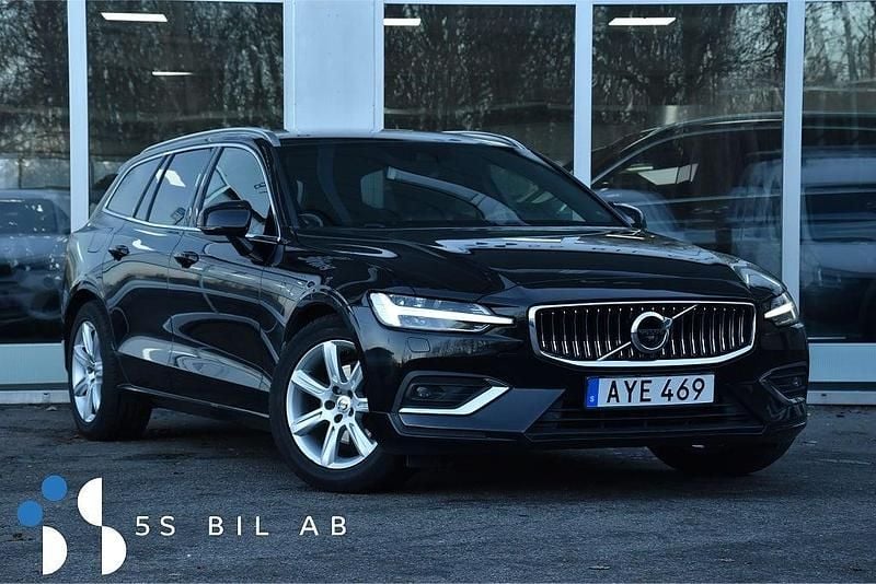 Svart Begagnad 2018 Volvo V60 Kombi | 217 900 kr (Marknadspris) - Bild 1/4