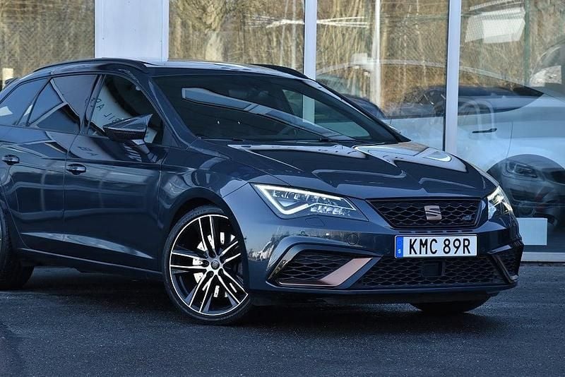 Begagnad Seat Leon ST 4Drive 301 HK (221 kW) 2019 Grå Kombi