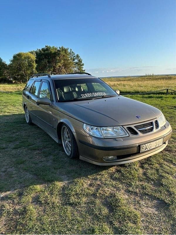 Brun Begagnad 2002 Saab 9-5 Vector Kombi | 25 000 kr (Dyr) - Bild 1/4