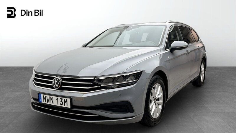 Grå Begagnad 2022 VW Passat Kombi | 299 900 kr (Marknadspris) - Bild 1/4
