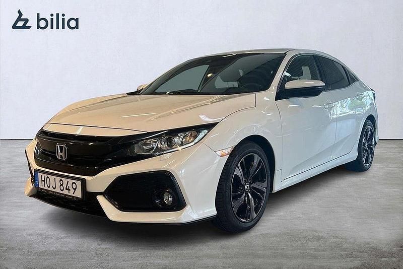 Vit Begagnad 2018 Honda Civic Halvkombi | 149 900 kr (Marknadspris) - Bild 1/4