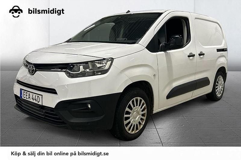 Vit Begagnad 2024 Toyota Proace City City Van | 229 800 kr (Marknadspris) - Bild 1/3