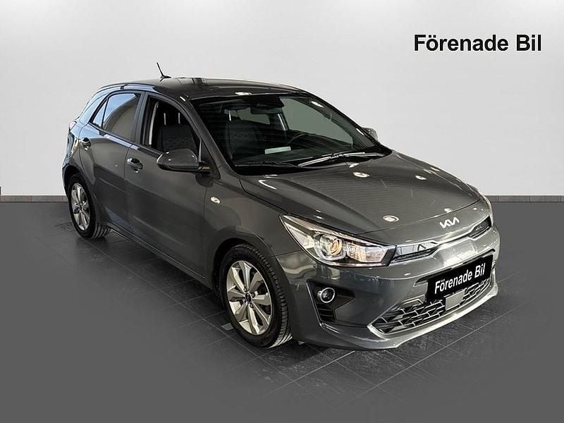 Begagnad Kia Rio Advance 101 HK (74 kW) 2022 Perennial grey Halvkombi