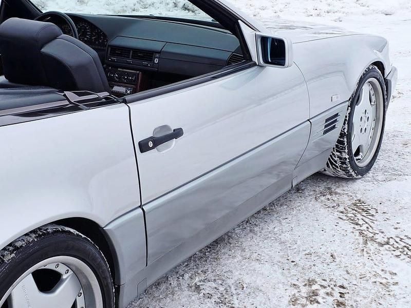 Begagnad Mercedes SL500 326 HK (239 kW) 1991 Grå