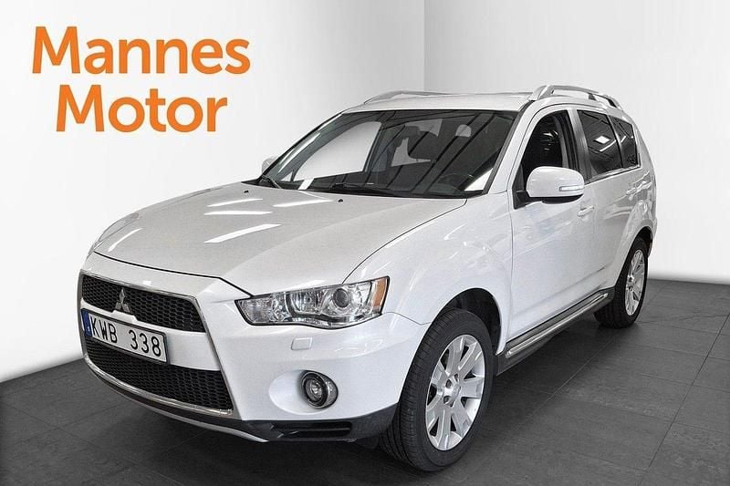 Vit Begagnad 2010 Mitsubishi Outlander SUV | 64 900 kr - Bild 1/4
