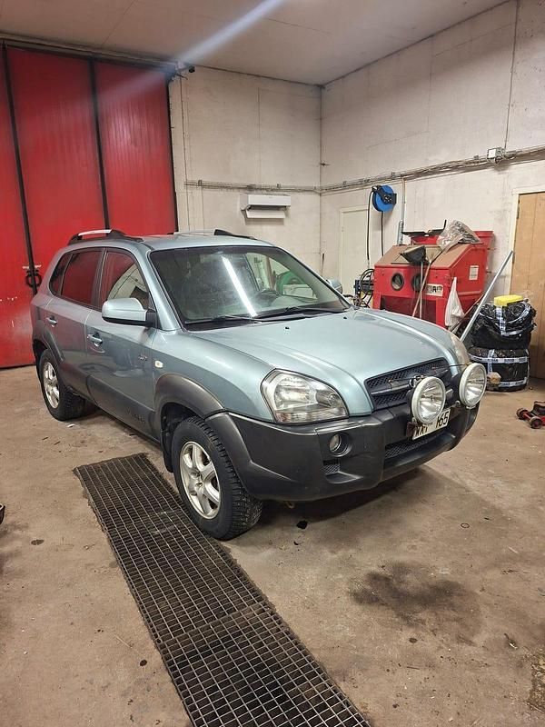Begagnad 2005 Hyundai Tucson SUV | 35 000 kr (Bra pris) - Bild 1/4