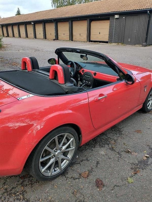 Röd Begagnad 2010 Mazda MX5 Cab | 155 000 kr (Bra pris) - Bild 1/3