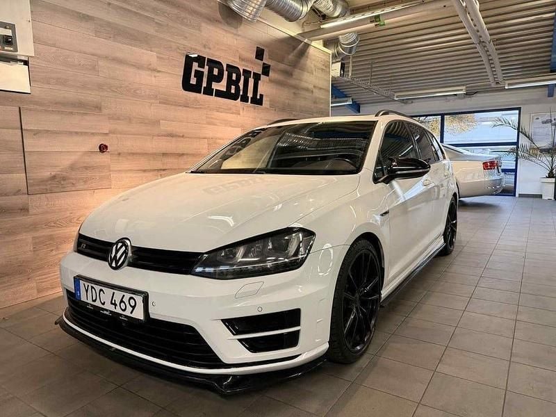 Vit Begagnad 2016 VW Golf VII R Kombi | 229 900 kr (Marknadspris) - Bild 1/4