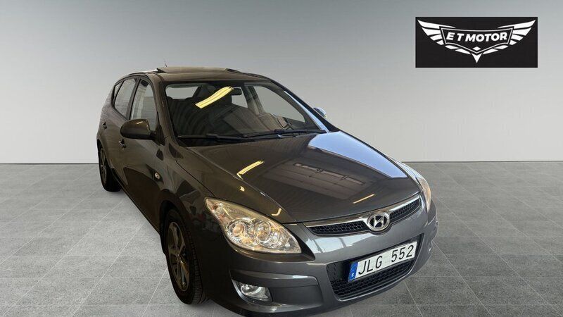 Grå Begagnad 2008 Hyundai i30 Halvkombi | 36 900 kr (Marknadspris) - Bild 1/4