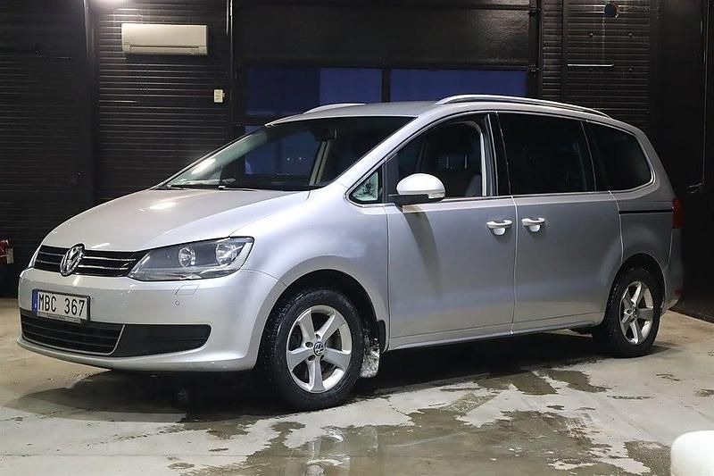 Begagnad VW Sharan 140 HK (102 kW) 2011 Silver Minibuss
