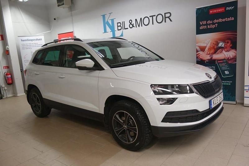 Moon white metallic Begagnad 2018 Skoda Karoq Ambition SUV | 189 900 kr (Lite dyr) - Bild 1/4