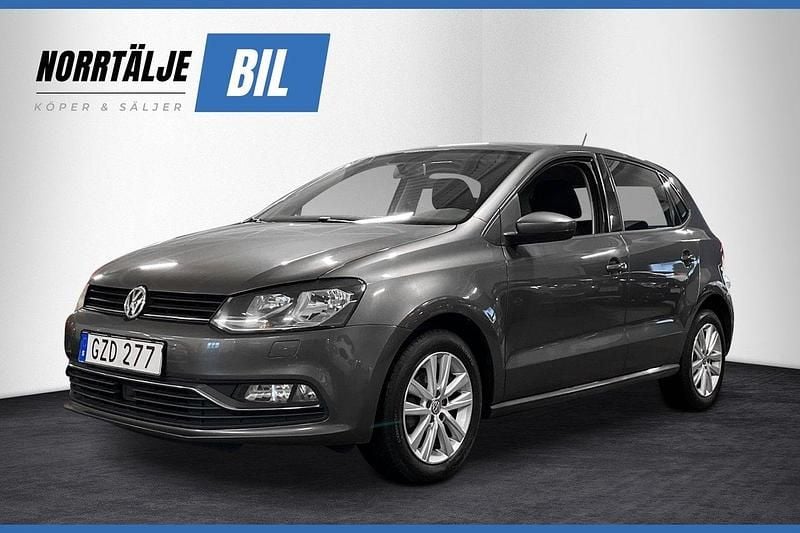 Mörkgrå Begagnad 2015 VW Polo Halvkombi | 74 900 kr (Marknadspris) - Bild 1/4
