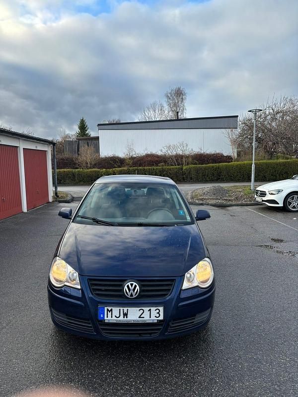 Begagnad VW Polo 80 HK (58 kW) 2007 Halvkombi