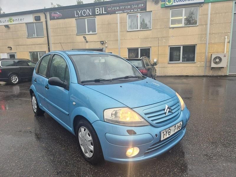 Ljusblå (blå) Begagnad 2003 Citroën C3 Halvkombi | 10 900 kr - Bild 1/4