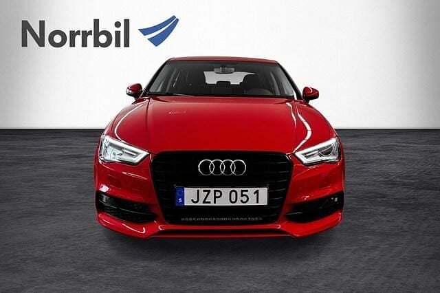 Begagnad Audi A3 S-Line 150 HK (110 kW) 2015 Röd Sedan