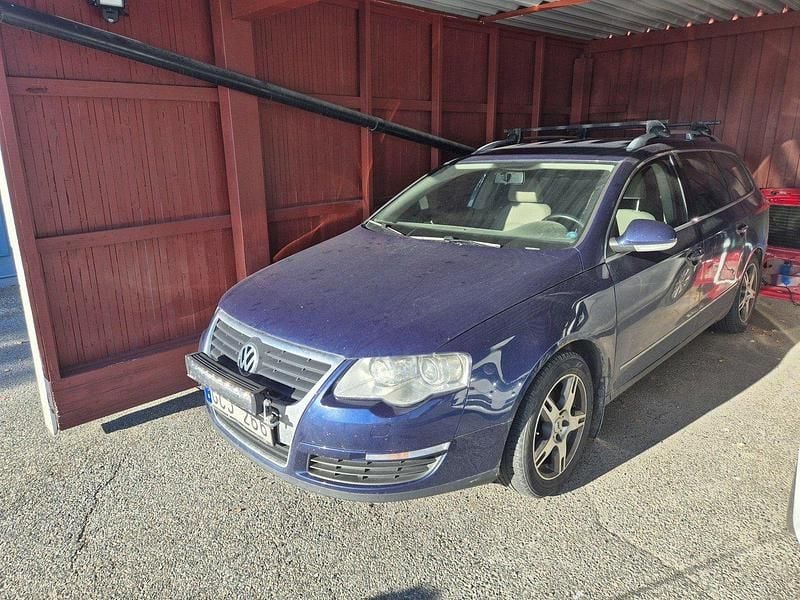 Blå Begagnad 2008 VW Passat Sportline Kombi | 12 000 kr (Bra pris) - Bild 1/4