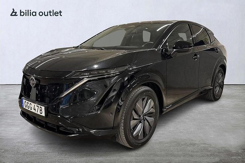 Svart Begagnad 2023 Nissan Ariya SUV | 399 900 kr (Marknadspris) - Bild 1/4