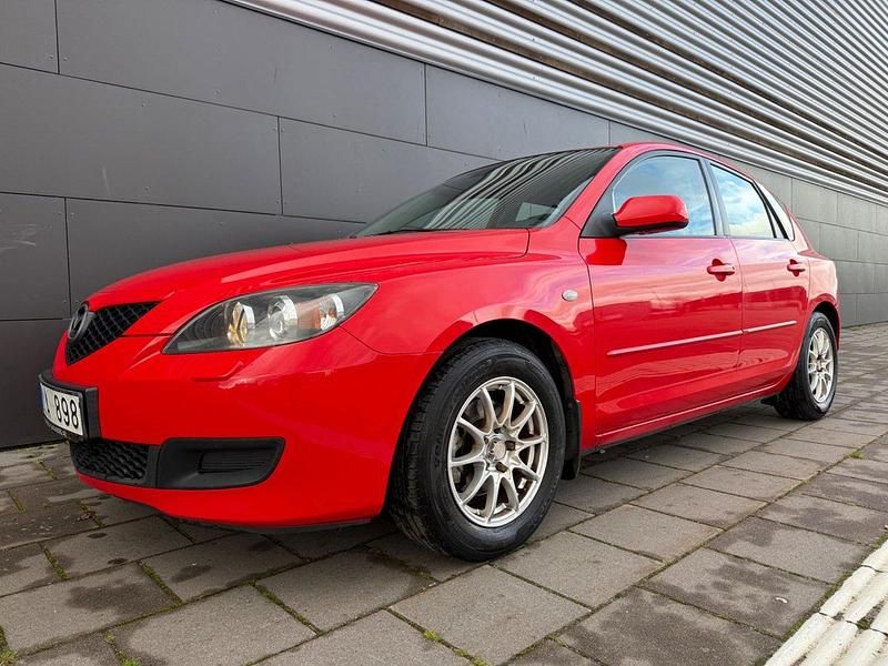 Röd Begagnad 2007 Mazda 3 Inclusive Halvkombi | 36 900 kr (Marknadspris) - Bild 1/4